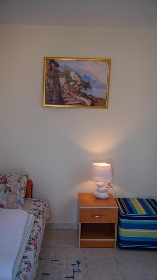 Ari Apartments Крашичі Екстер'єр фото