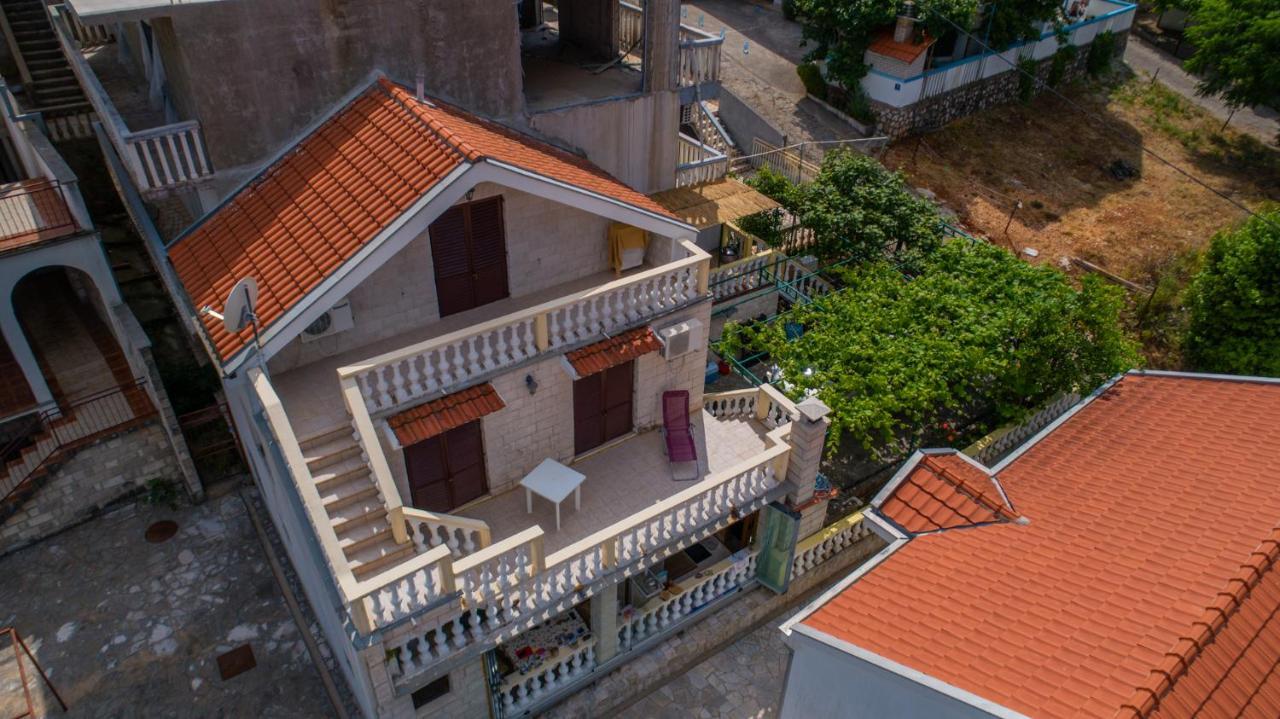 Ari Apartments Крашичі Екстер'єр фото