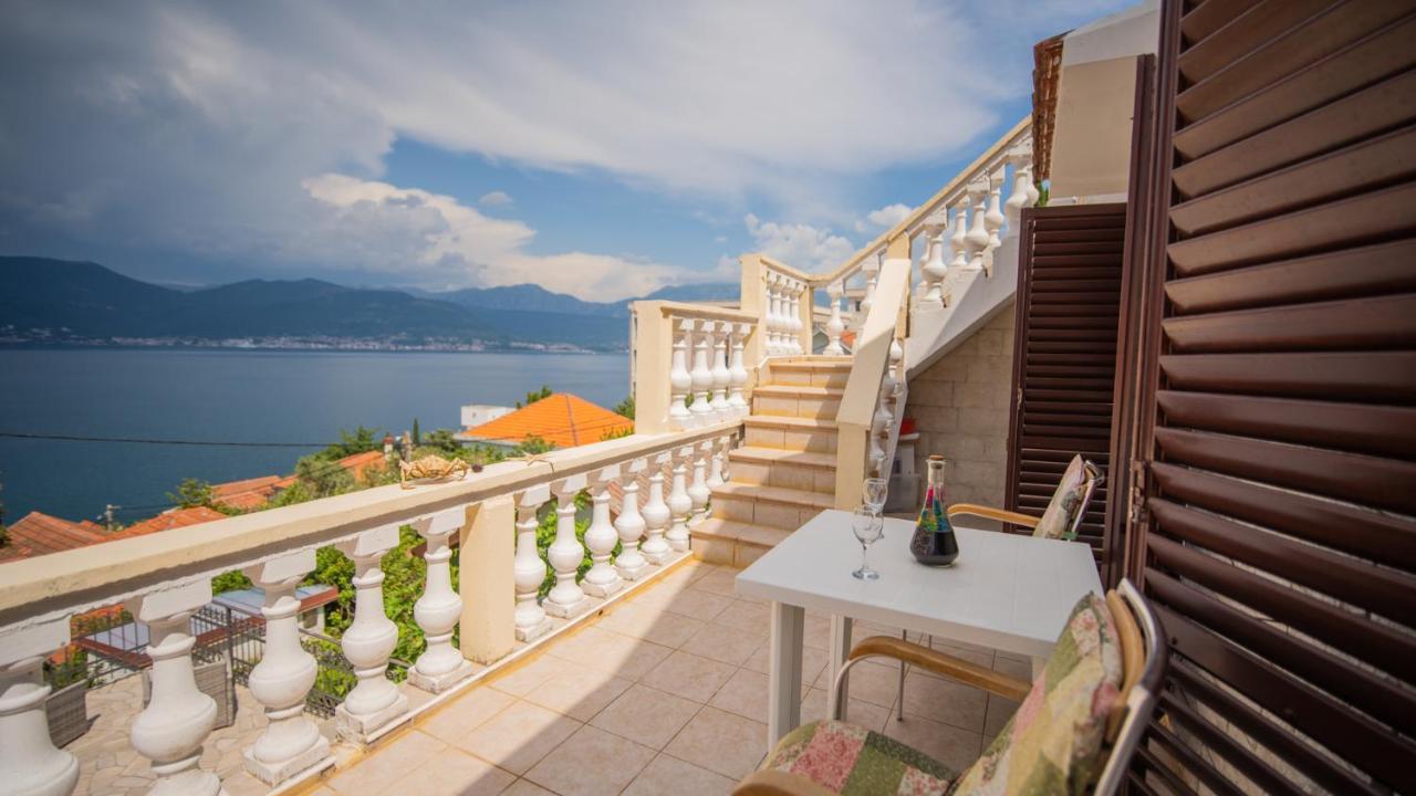 Ari Apartments Крашичі Екстер'єр фото