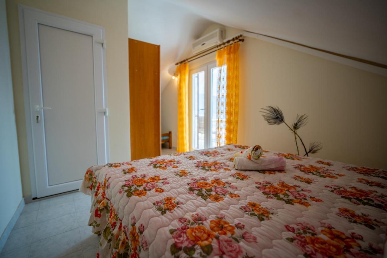 Ari Apartments Крашичі Екстер'єр фото
